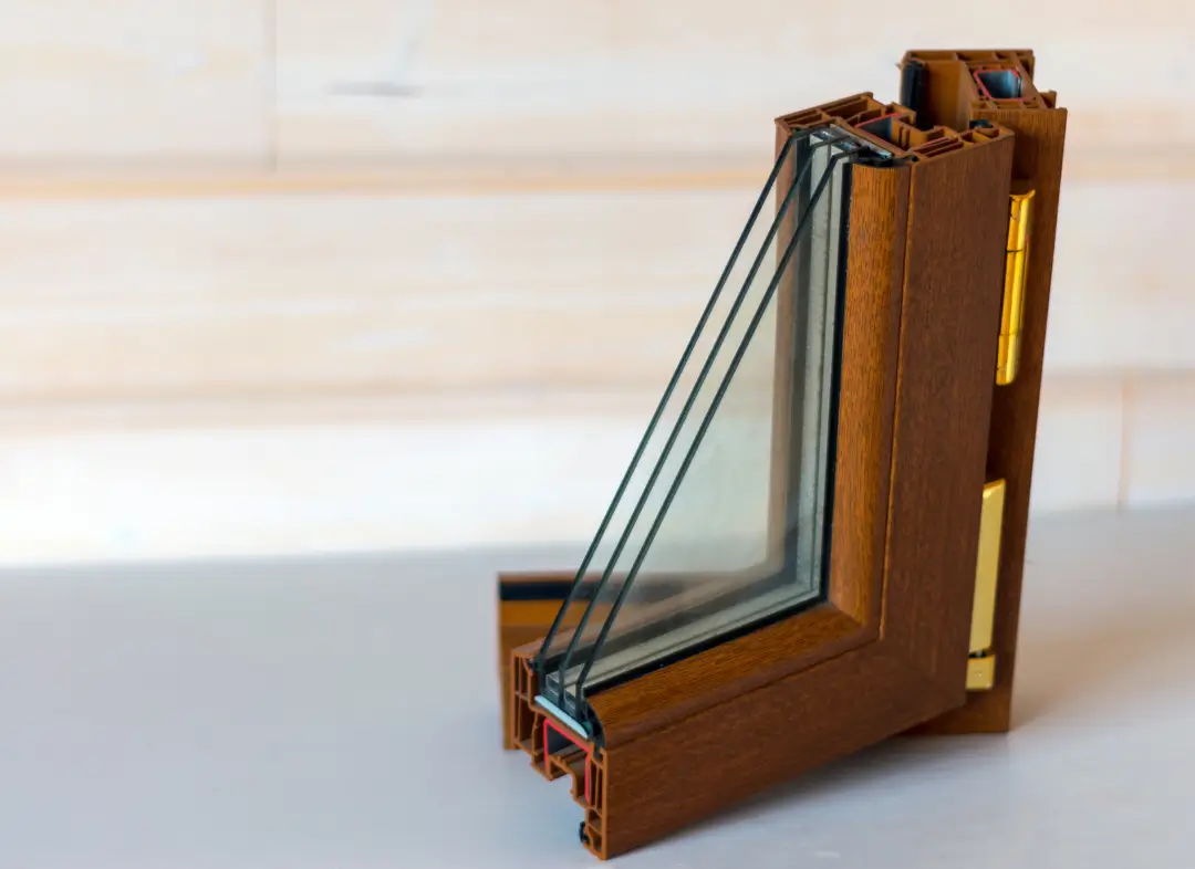 Installation de fenêtre en bois sur mesure Falaise